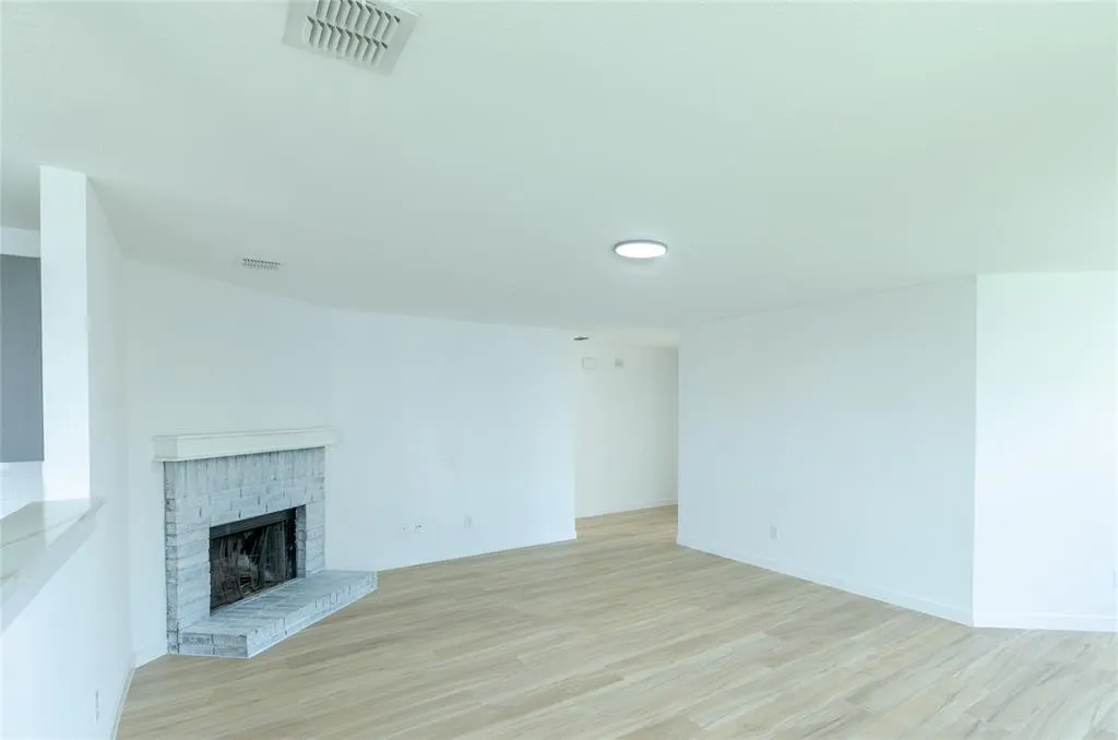 2621 Shorecrest Drive