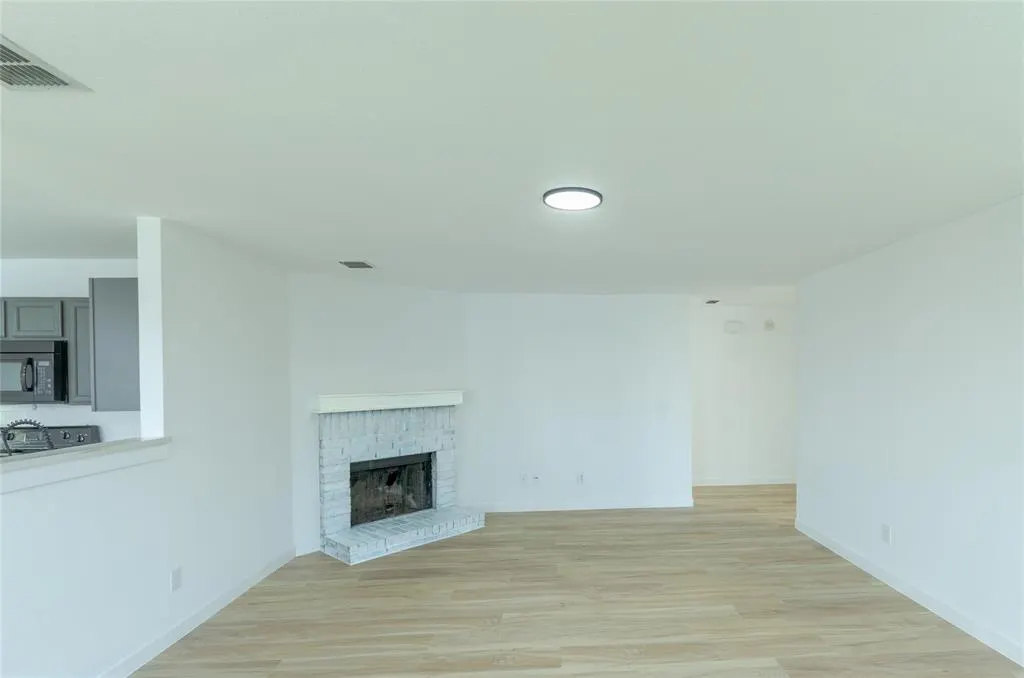 2621 Shorecrest Drive
