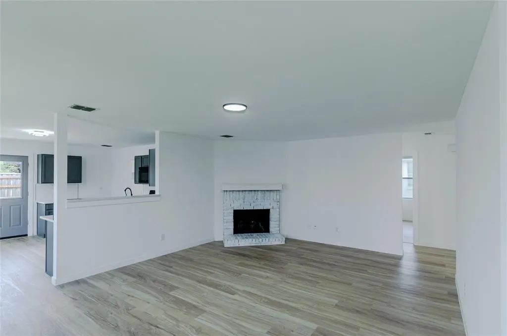 2621 Shorecrest Drive