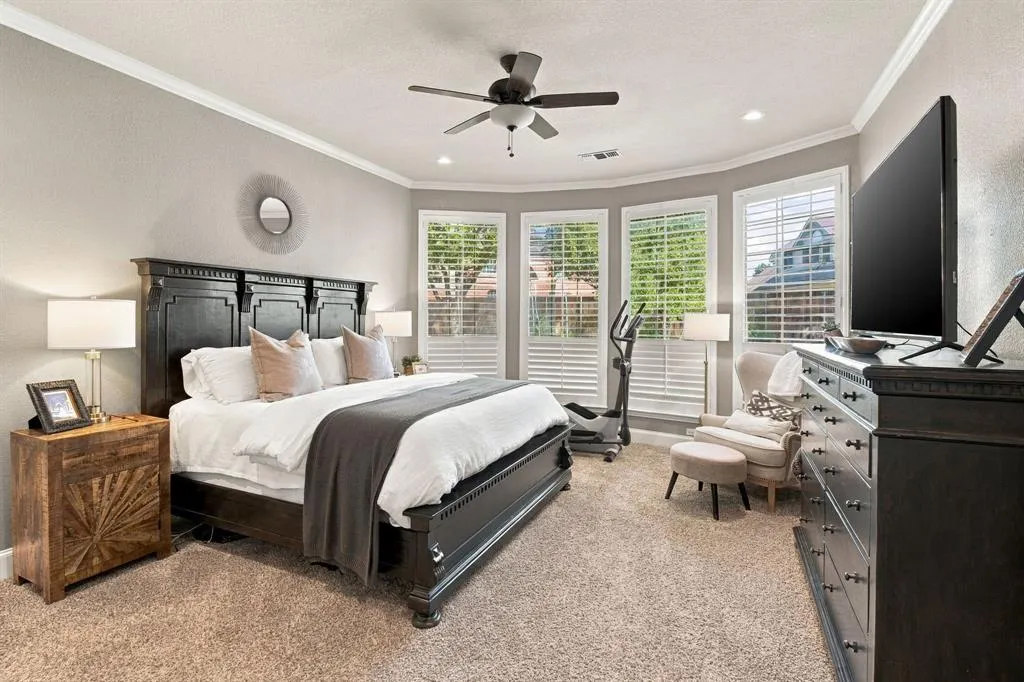 8104 Linksview Drive