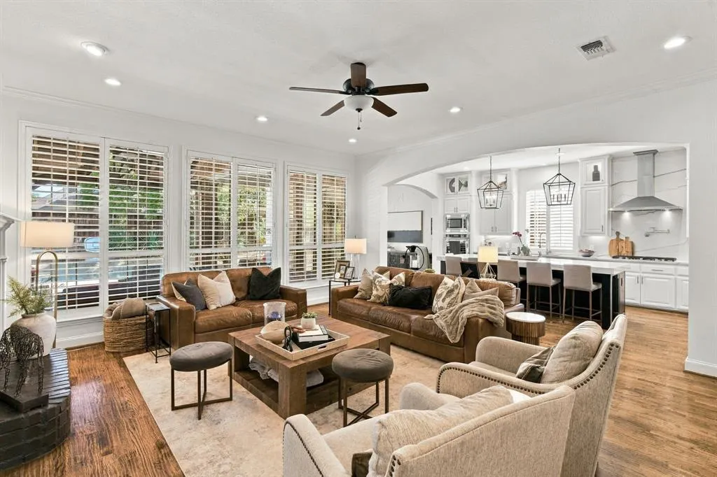 8104 Linksview Drive