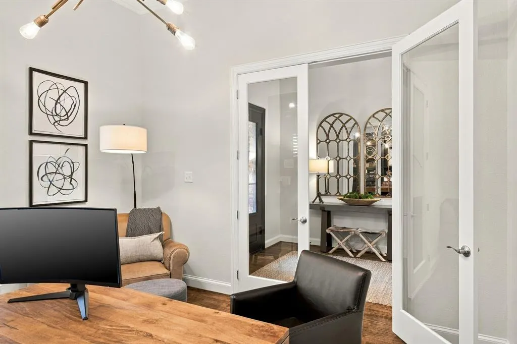 8104 Linksview Drive