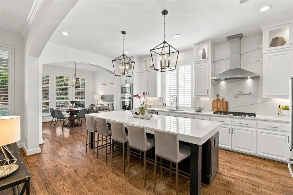 8104 Linksview Drive