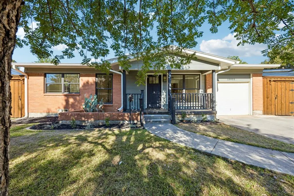 13935 Stardust Lane