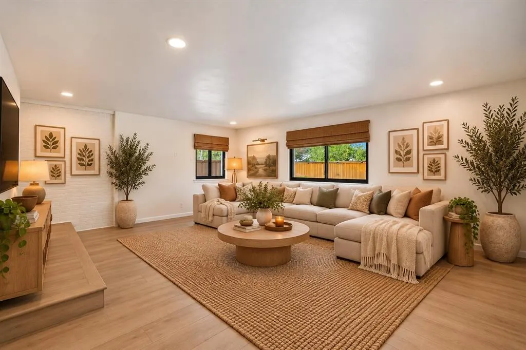 13935 Stardust Lane