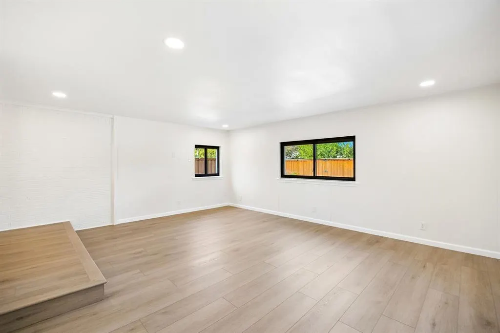 13935 Stardust Lane
