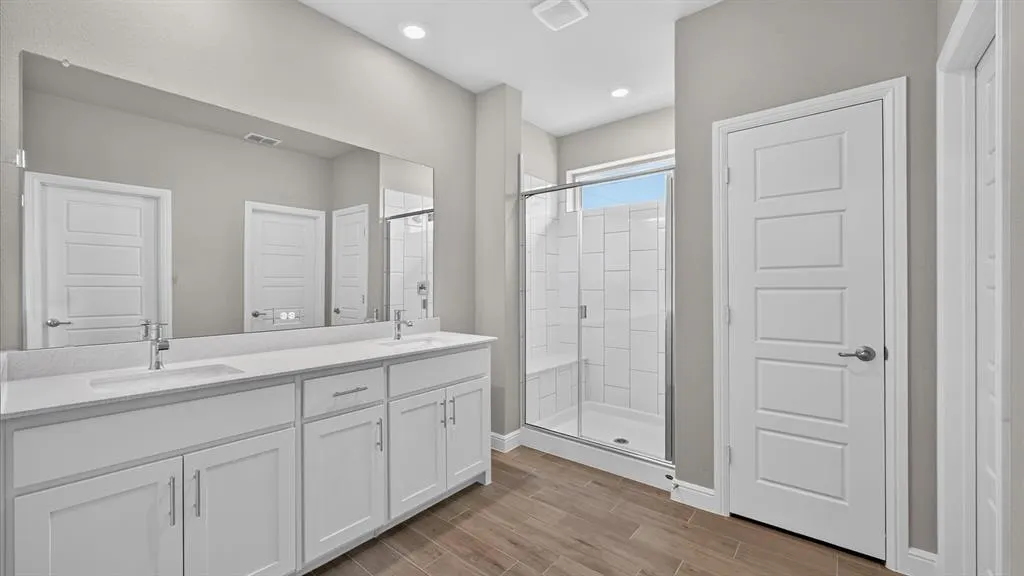 125 RINGTRAIL Drive