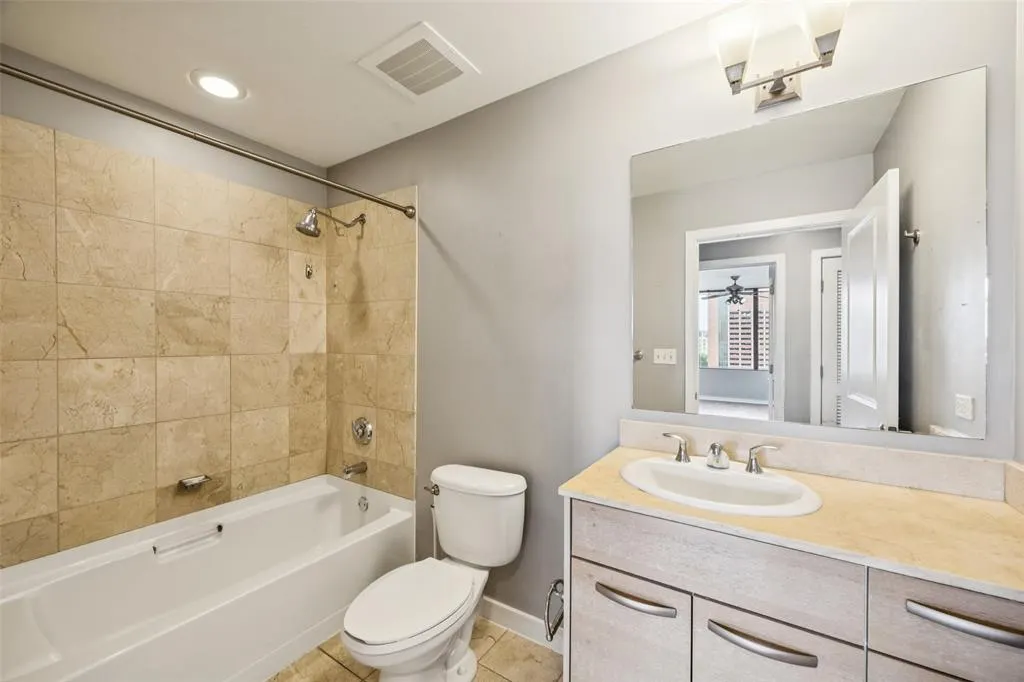 1200 Main Street #503