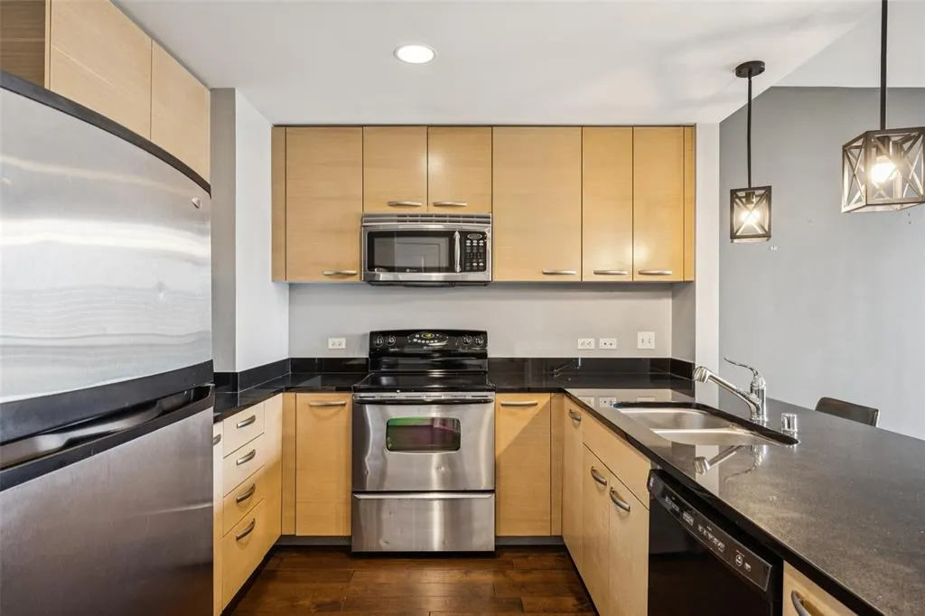 1200 Main Street #503