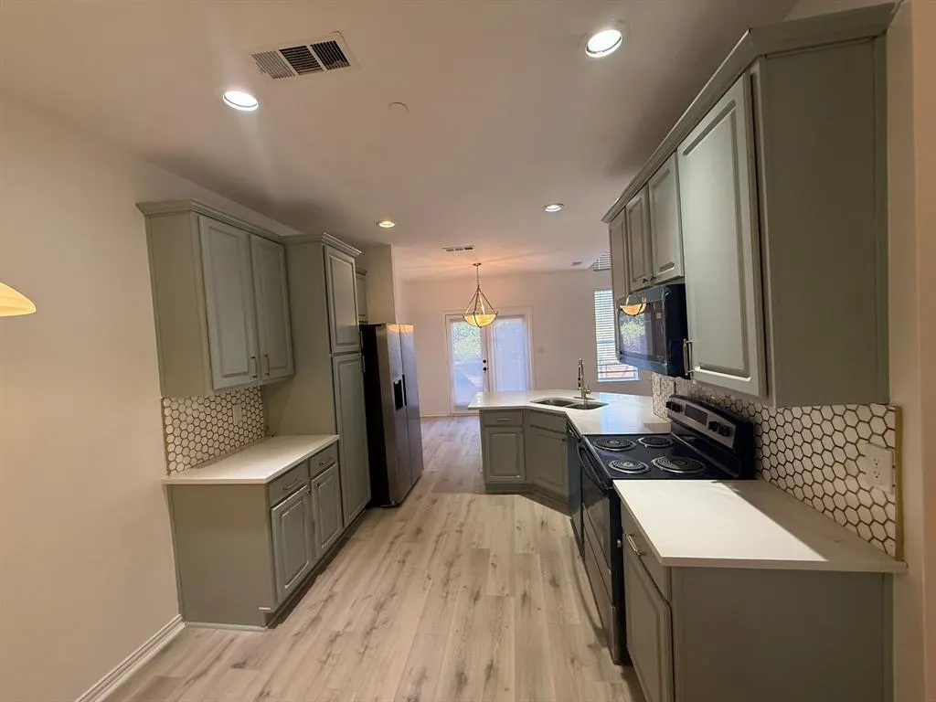 10017 Dryden Lane
