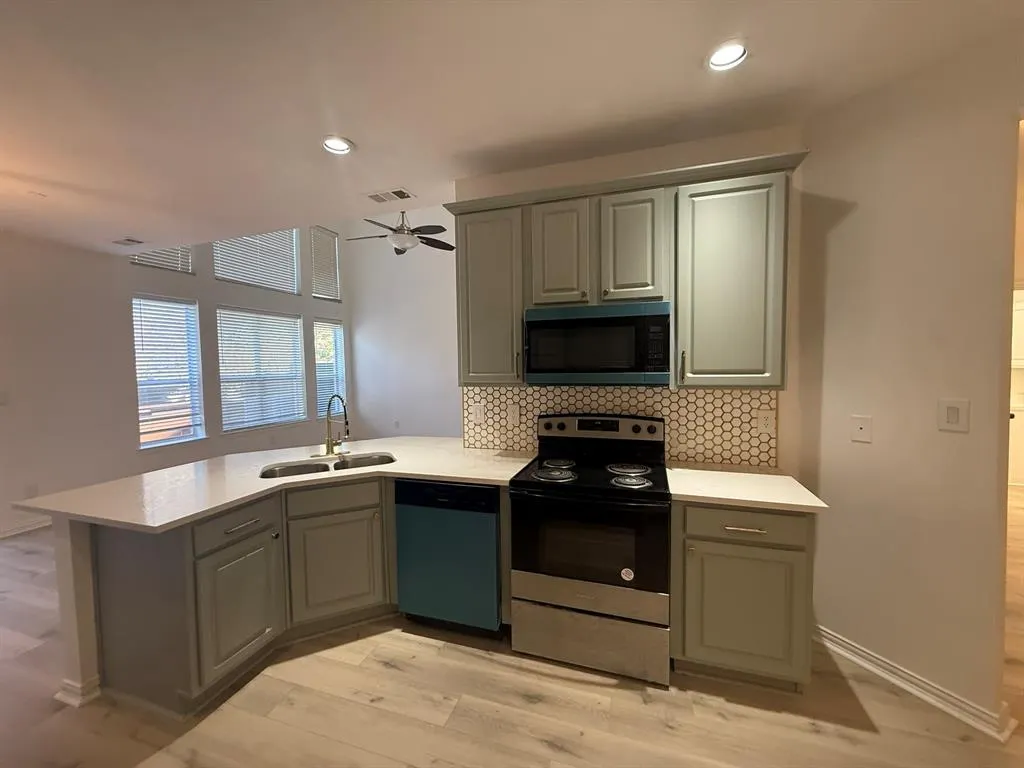 10017 Dryden Lane