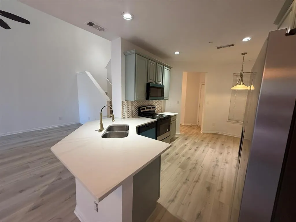 10017 Dryden Lane