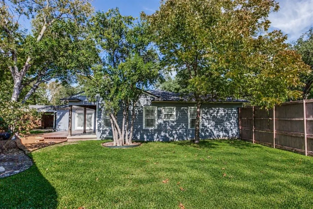 6507 Starling Circle