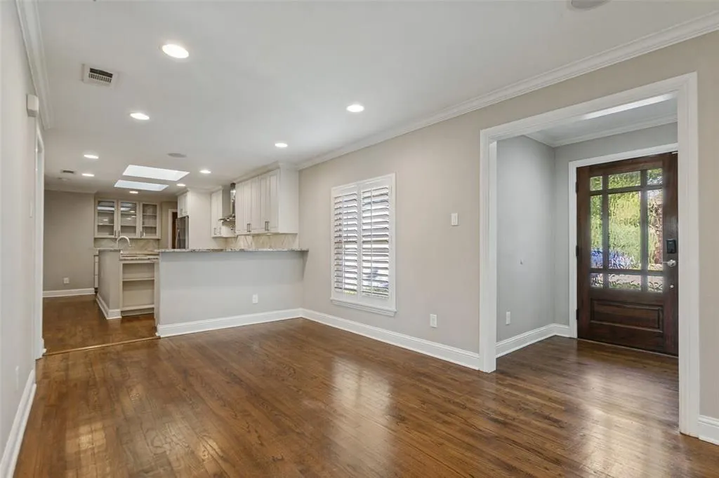 6507 Starling Circle