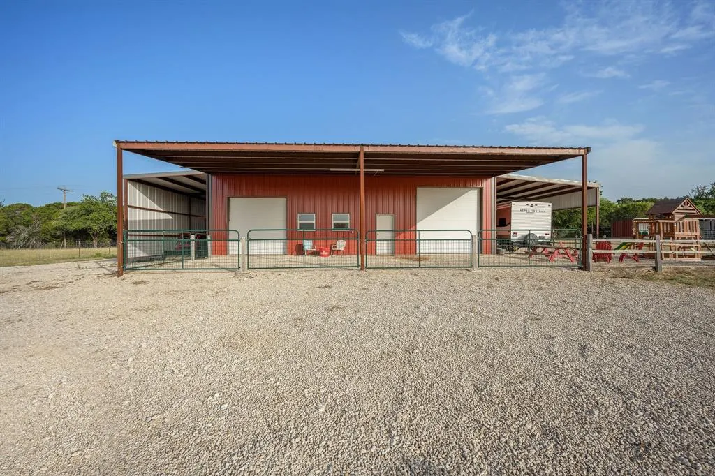 1095 Austin Hines Drive