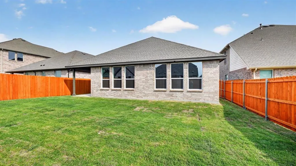 126 BLACKBRUSH Court