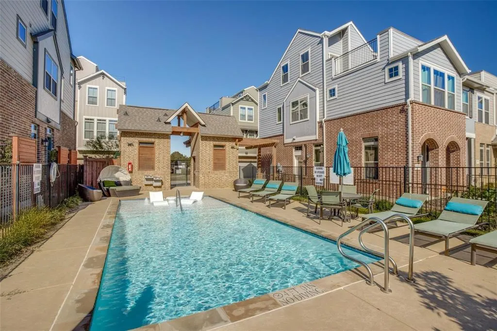 2725 Yellow Jasmine Lane