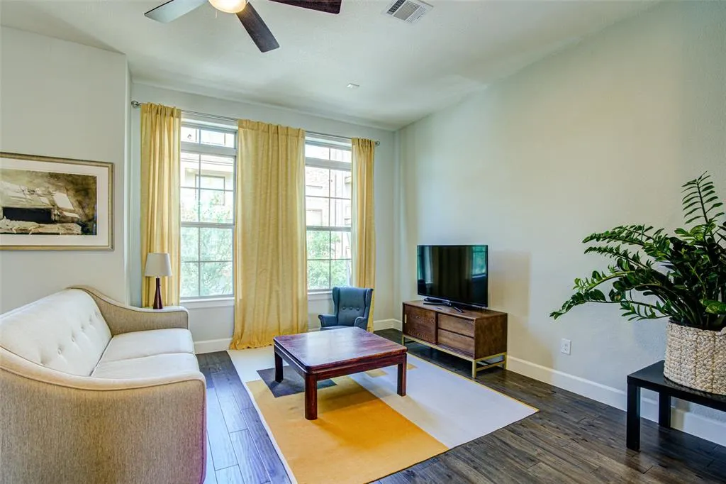 2725 Yellow Jasmine Lane
