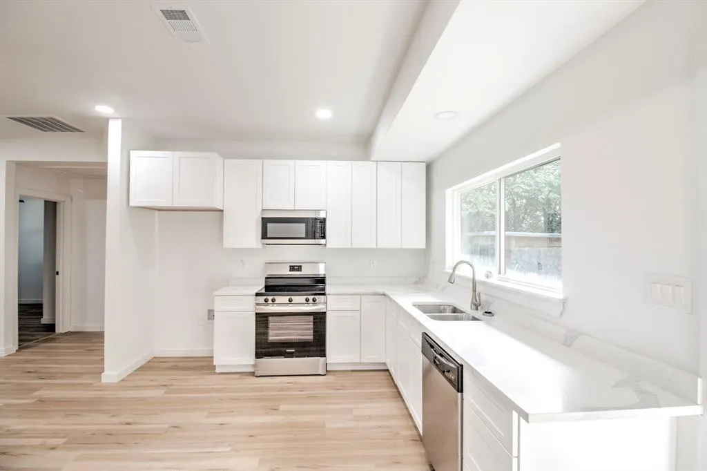 1223 Leo Andrews Road