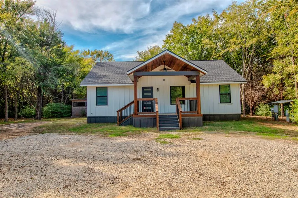1223 Leo Andrews Road