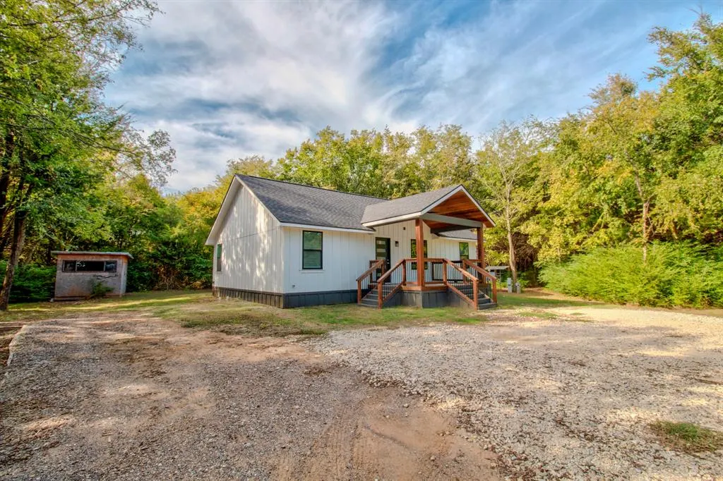 1223 Leo Andrews Road