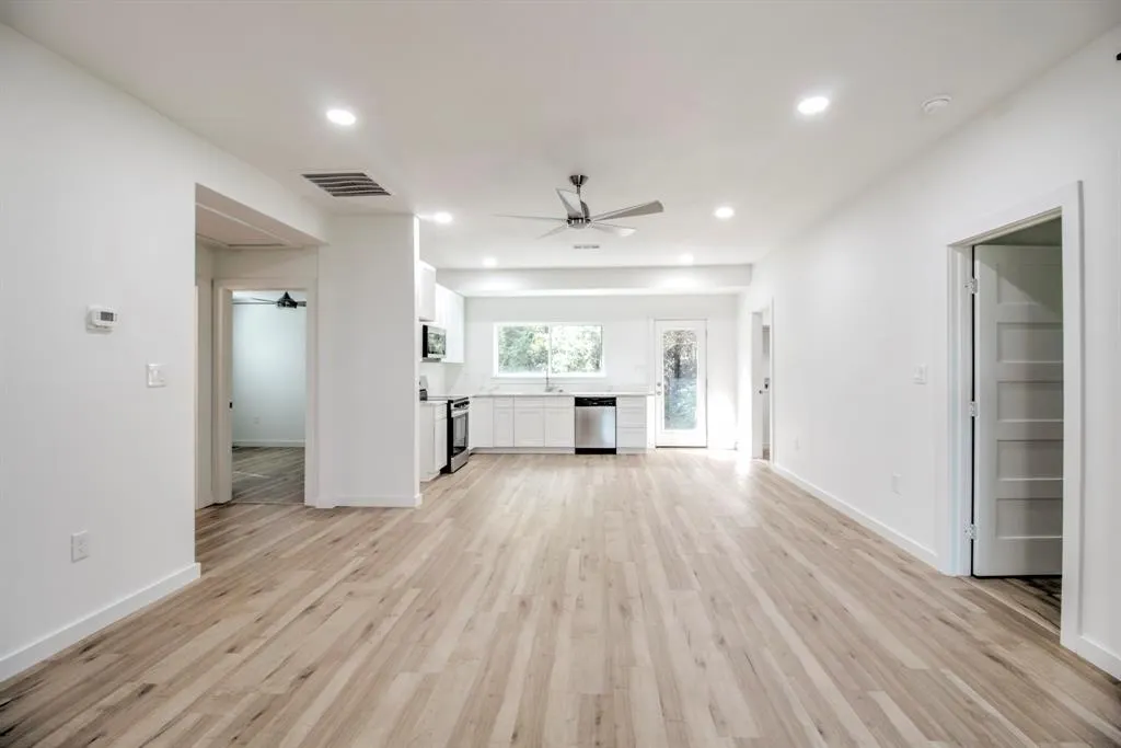 1223 Leo Andrews Road