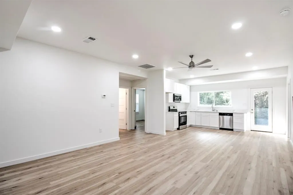 1223 Leo Andrews Road