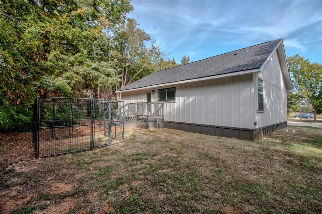 1223 Leo Andrews Road