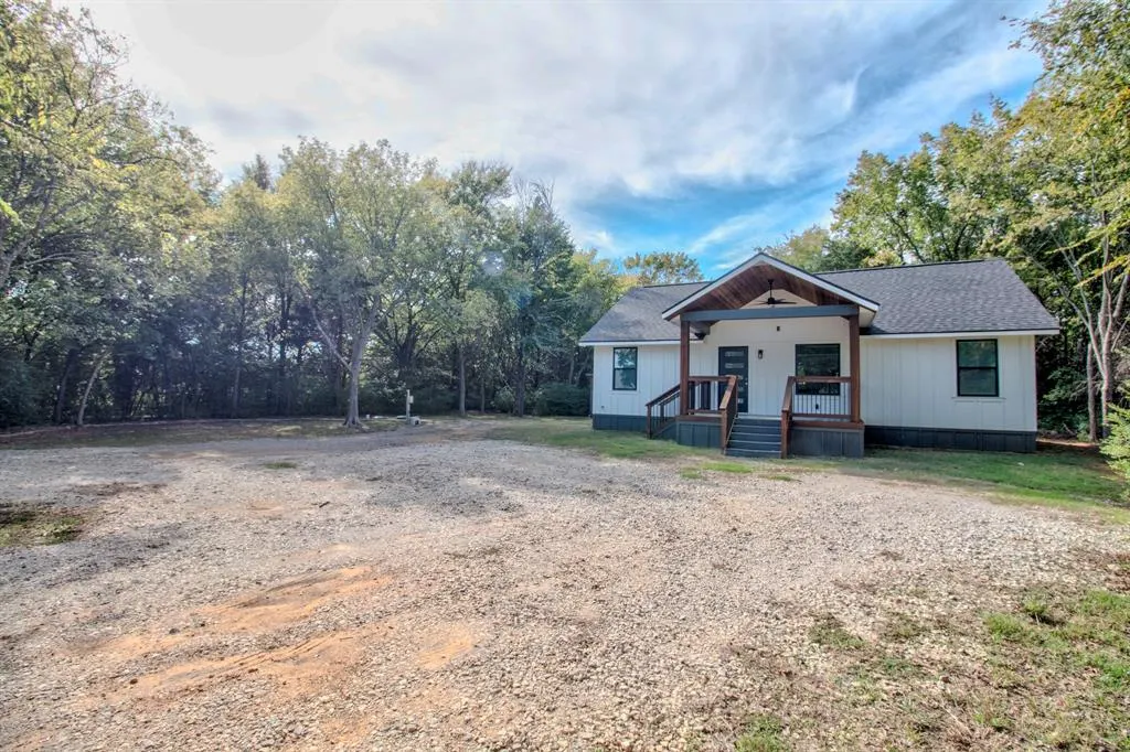1223 Leo Andrews Road