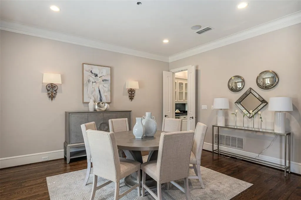7404 Glen Albens Circle