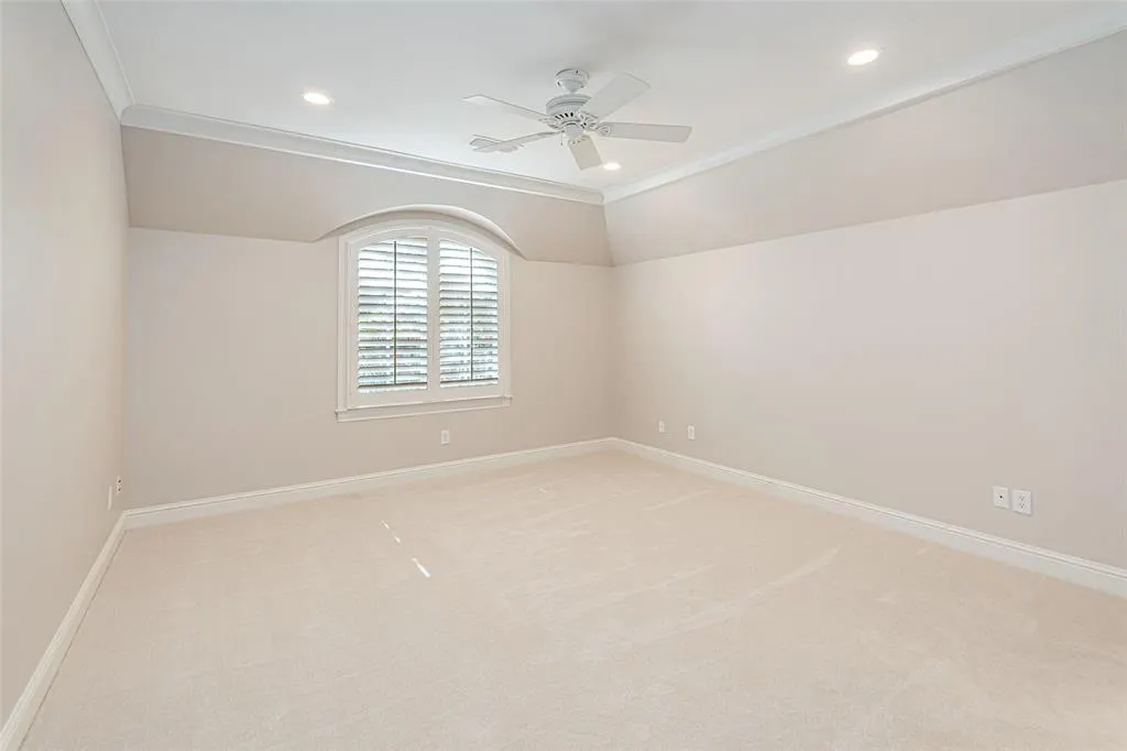 7404 Glen Albens Circle