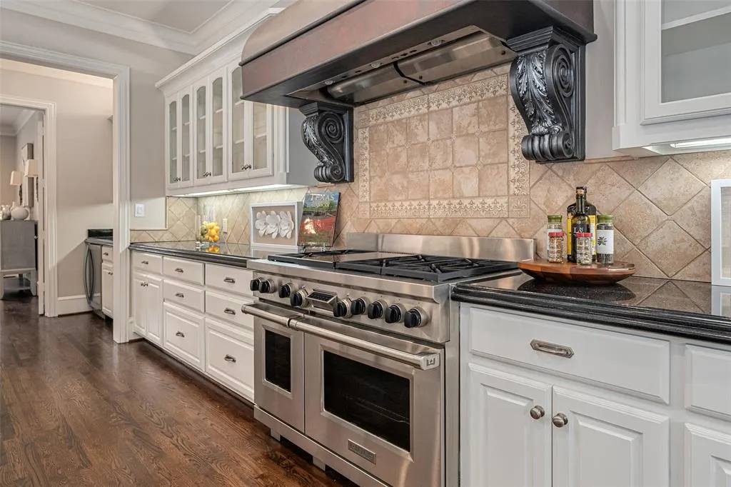 7404 Glen Albens Circle