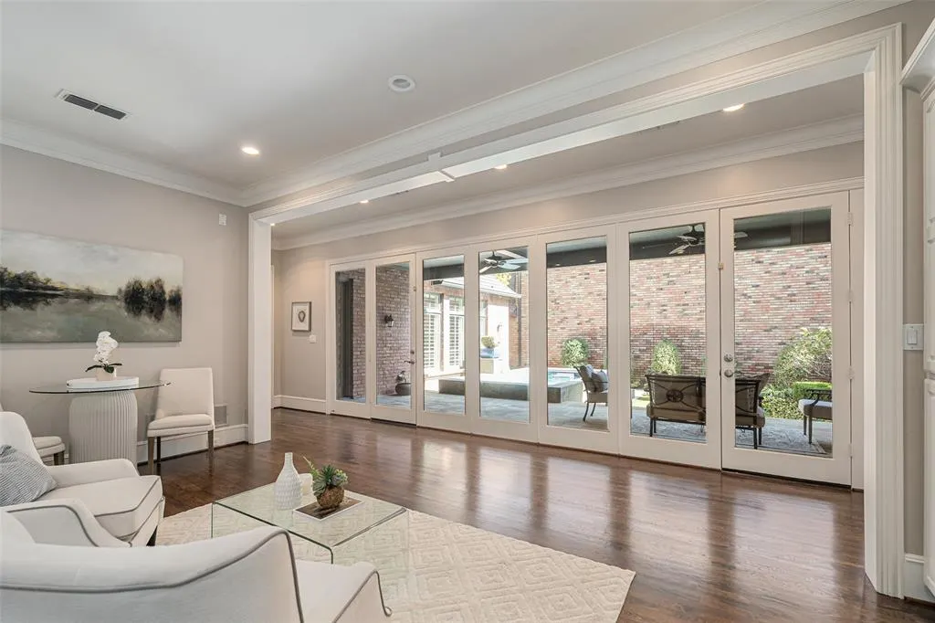 7404 Glen Albens Circle