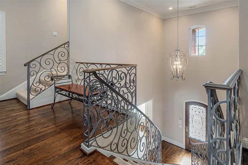 7404 Glen Albens Circle