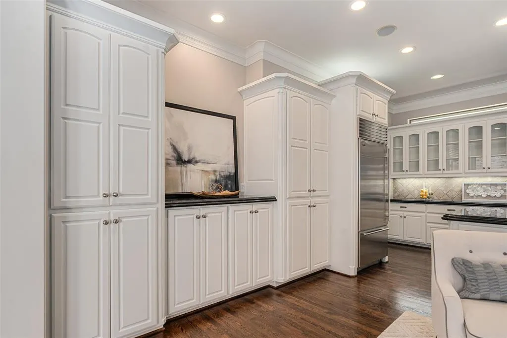 7404 Glen Albens Circle
