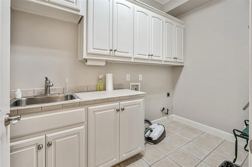 7404 Glen Albens Circle