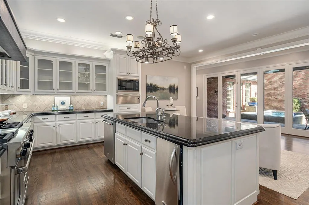 7404 Glen Albens Circle