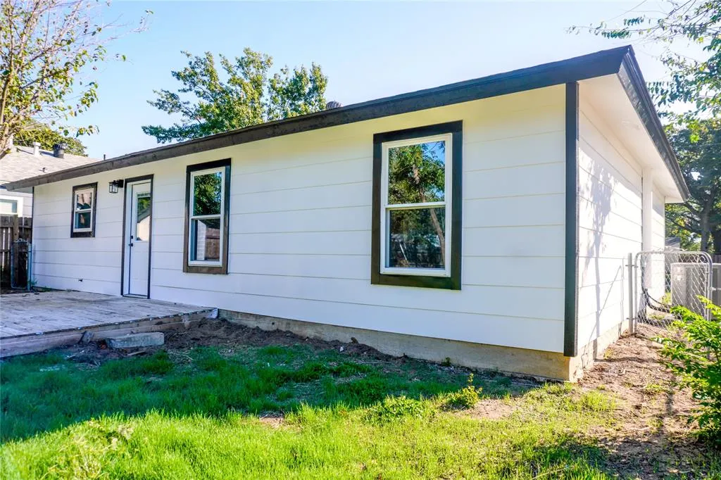 3021 Delaware Trail
