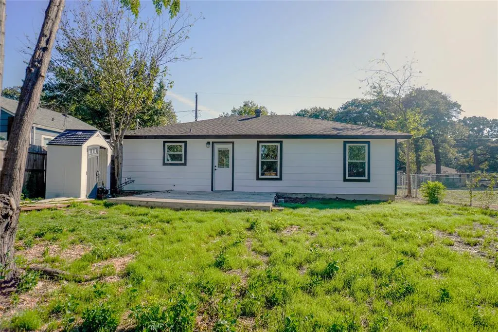3021 Delaware Trail