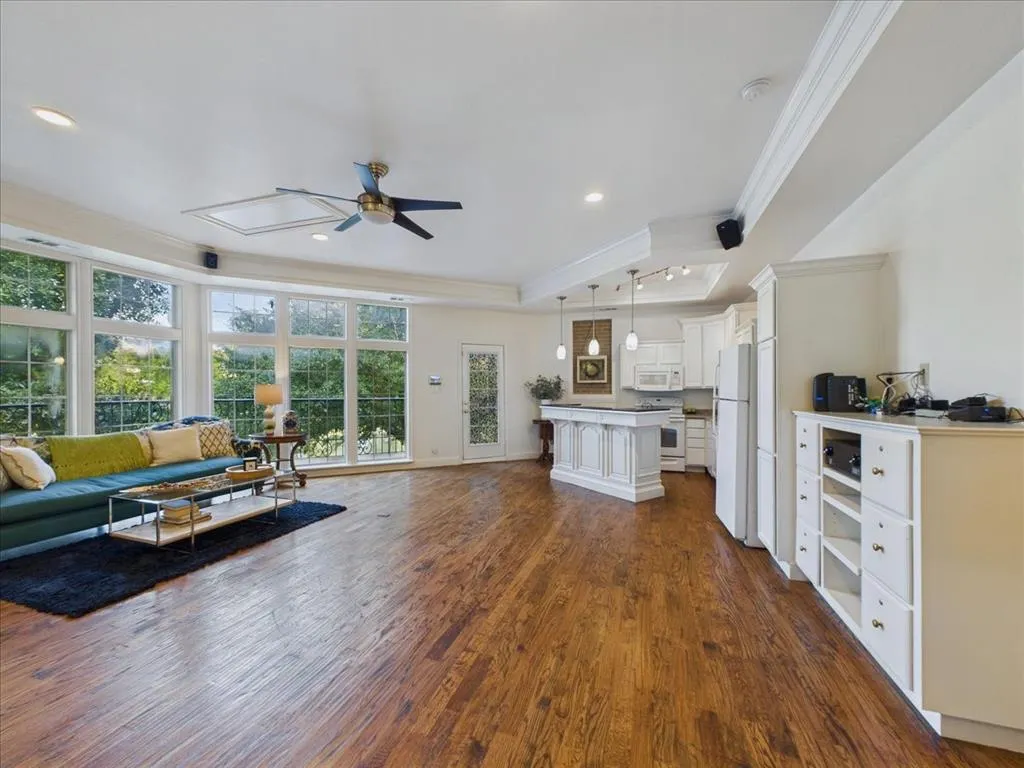 3011 Country Club Drive