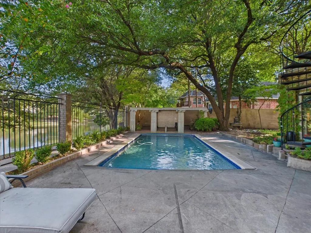 3011 Country Club Drive