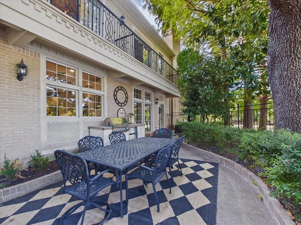 3011 Country Club Drive