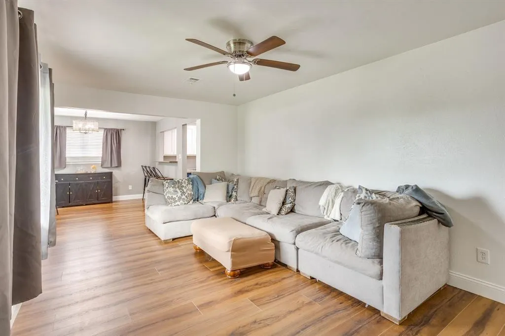 6208 Walnut Drive