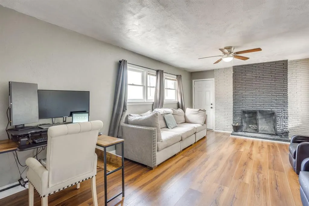 6208 Walnut Drive