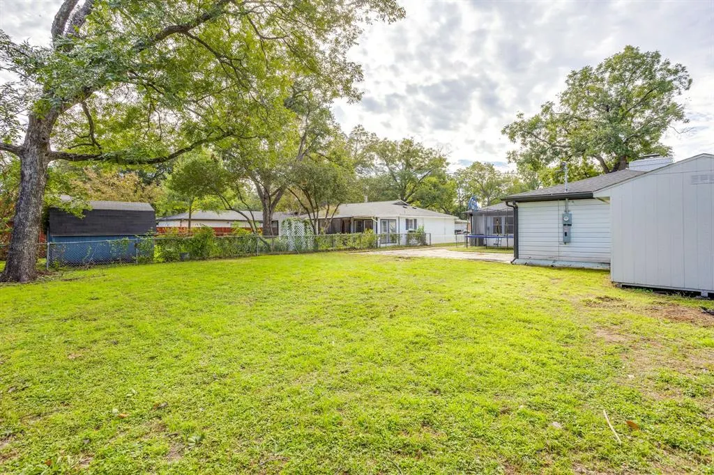 6208 Walnut Drive