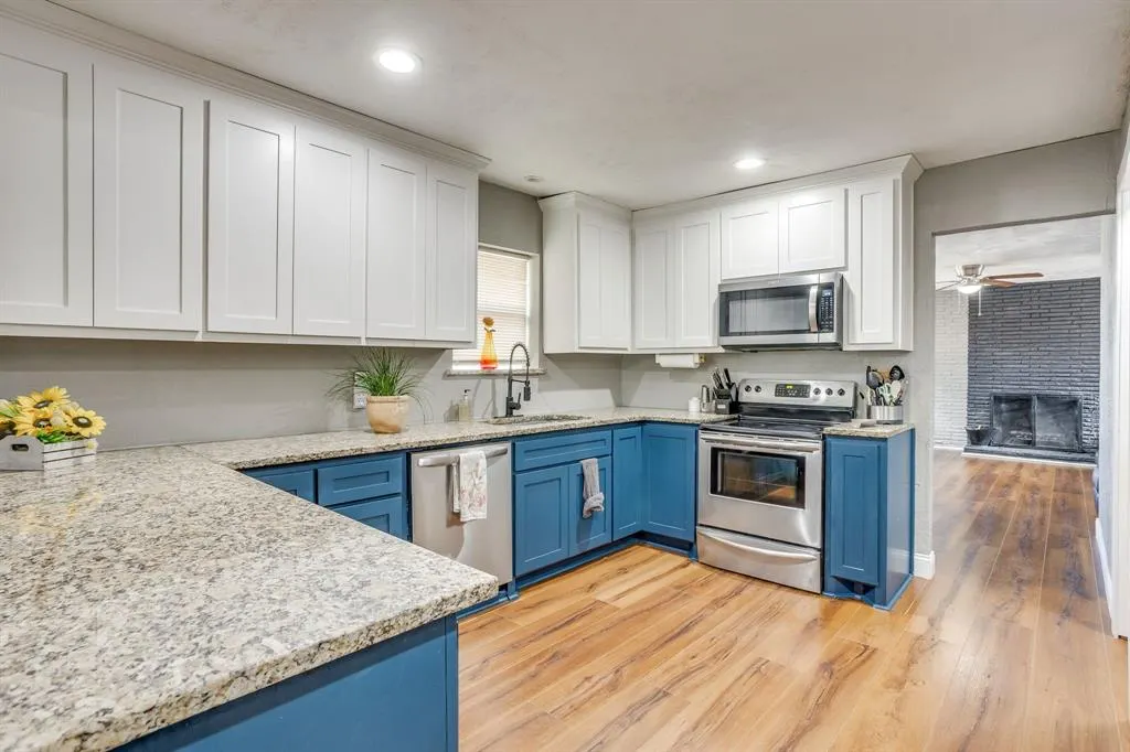 6208 Walnut Drive