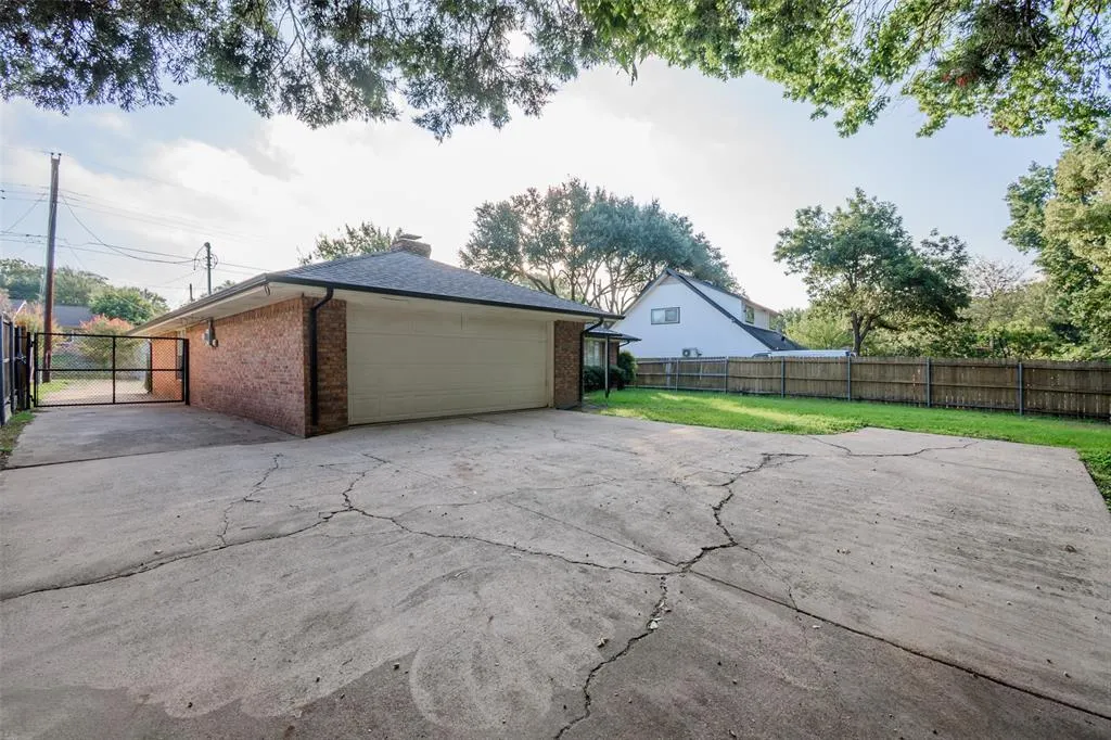 286 Larry Drive