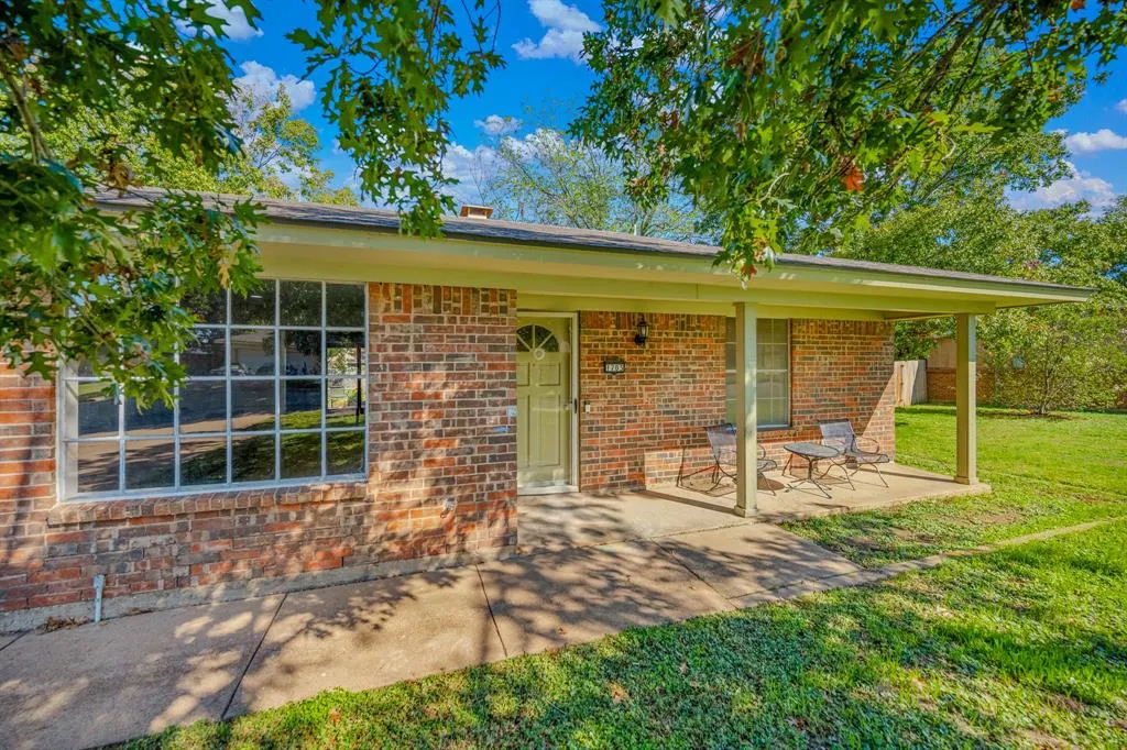1703 Lamar Street