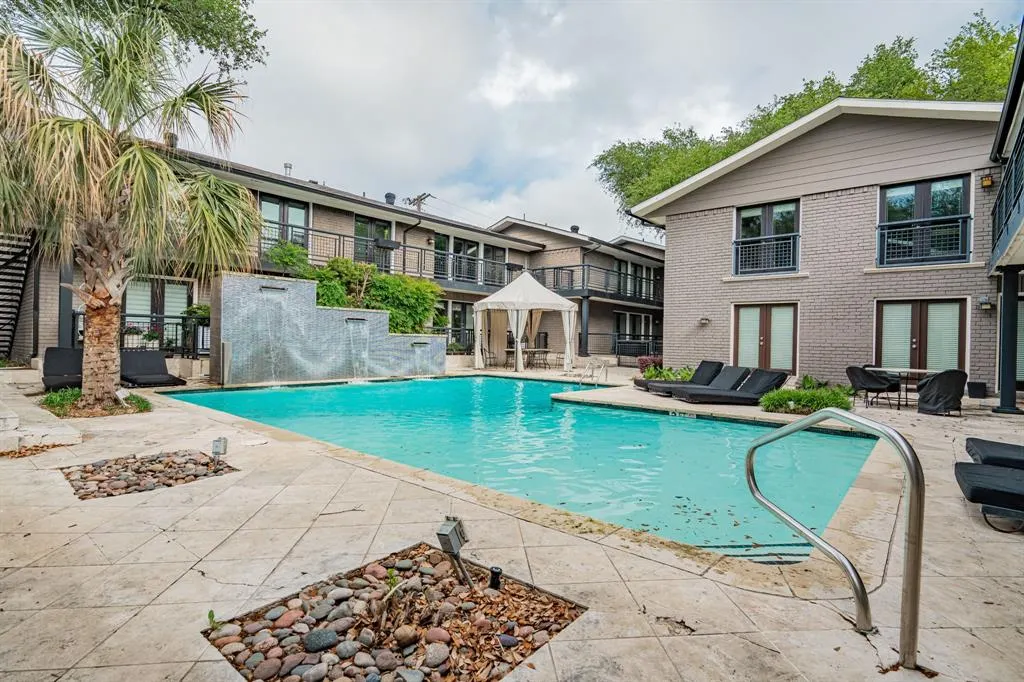 7809 Meadow Park Drive #208