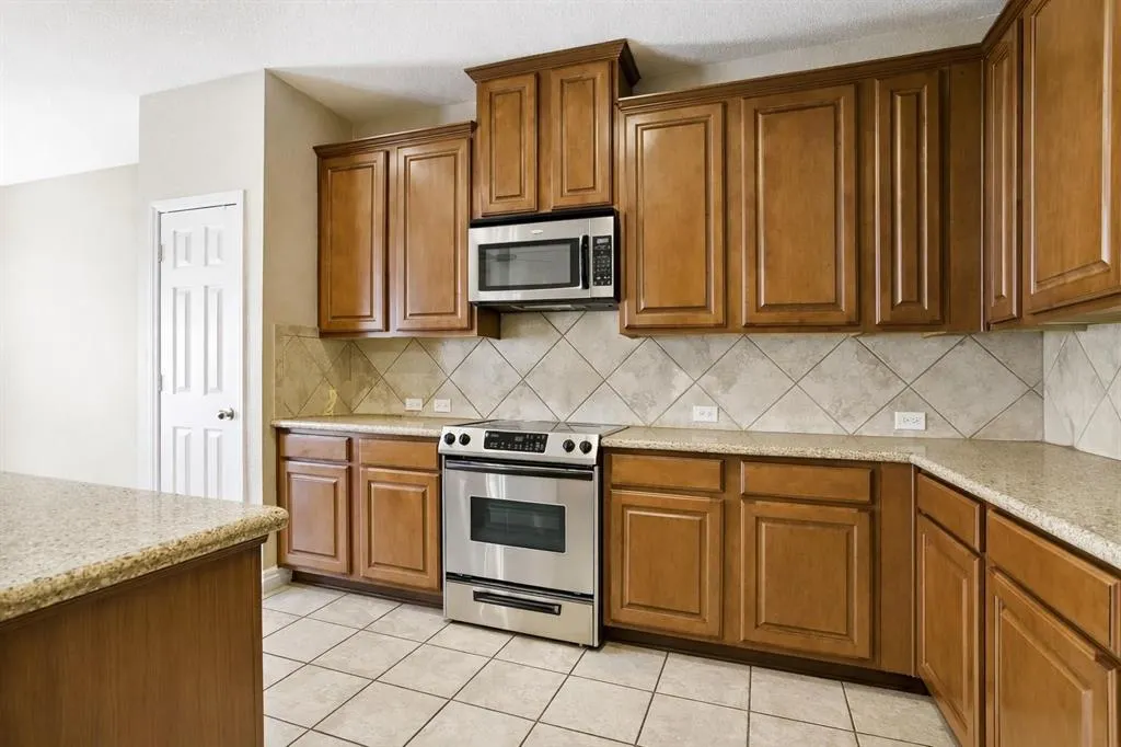 15712 Ringdove Court